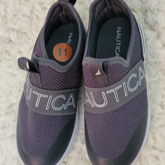 Shoes - Picture 5 of 6